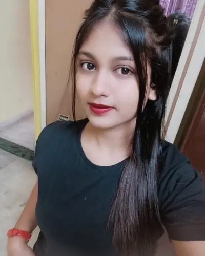 Esha Khan